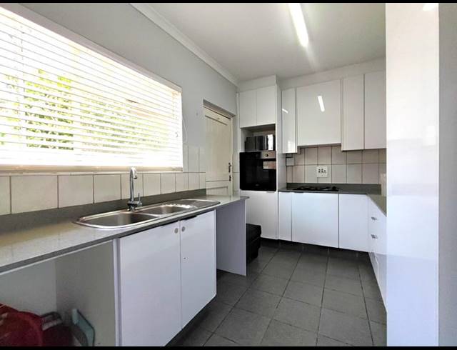 3 BEDROOM TOWNHOUSE FOR SALE IN TOWN HILL